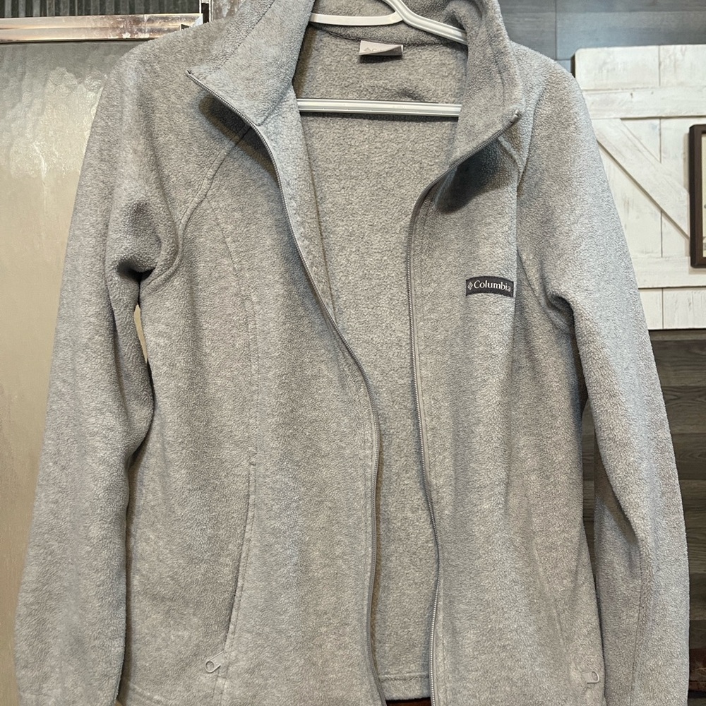 Columbia Light Gray Fleece Jacket